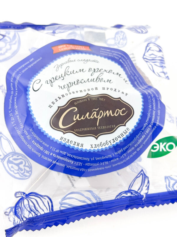 Кекс с черносливом и грецким орехом